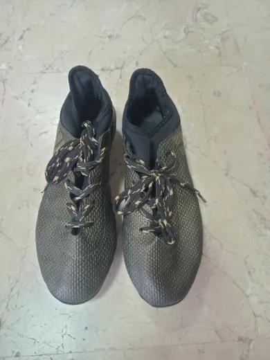 Adidas 41 numara krampon (çim)