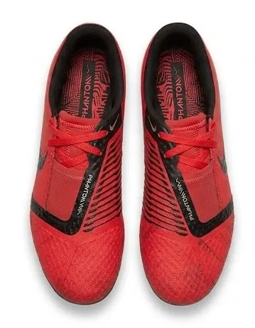 Nike 36.5 numara krampon (çim)